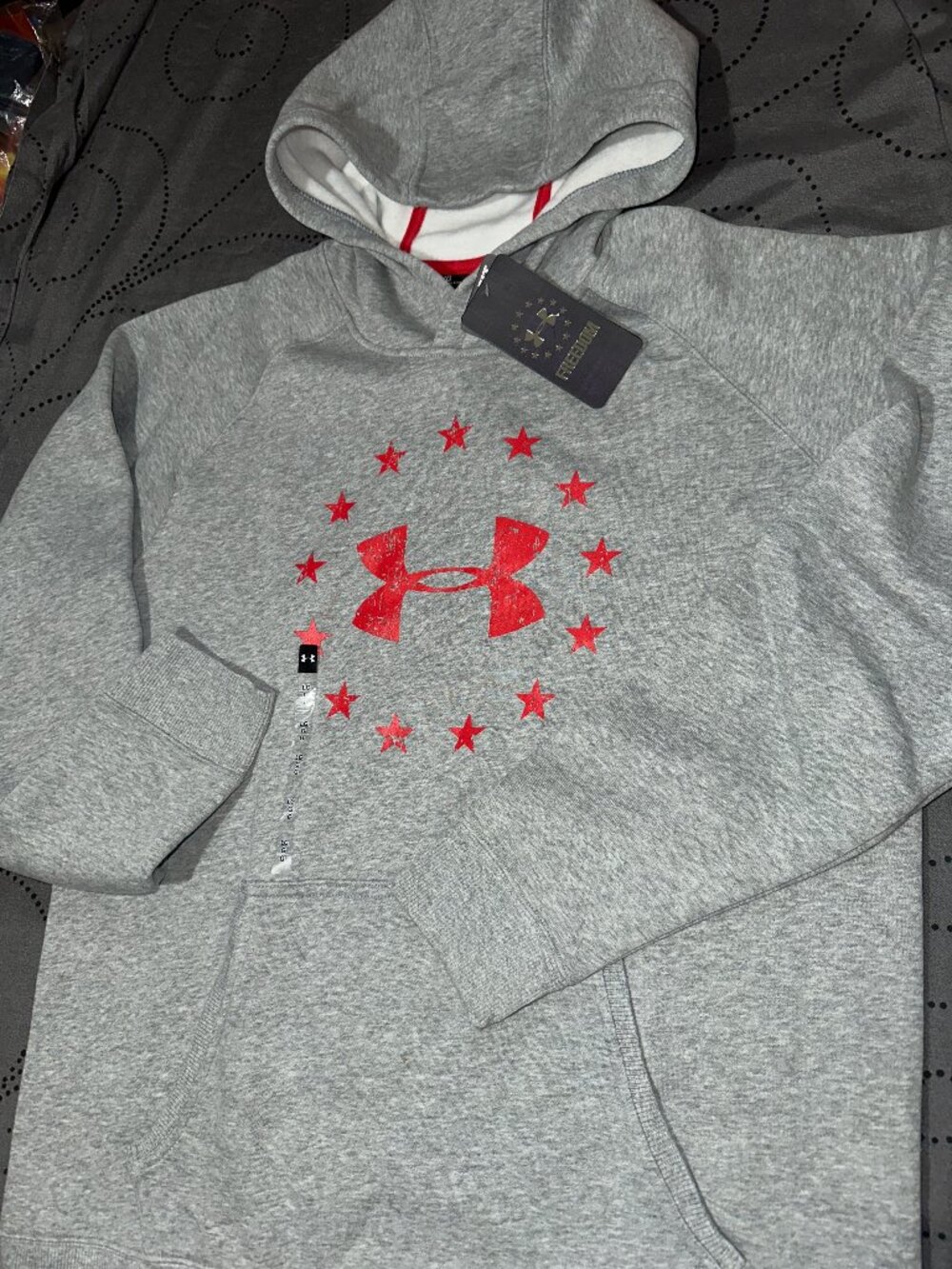 UNDER ARMOUR FREEDOM COLDGEAR GRAY & RED HOODIE SIZE L MEN NWT $$$$